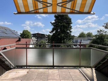 Großzügige Vier-Zimmer-Wohnung mit Kamin und Dachterrasse, 48268 Greven, Wohnung